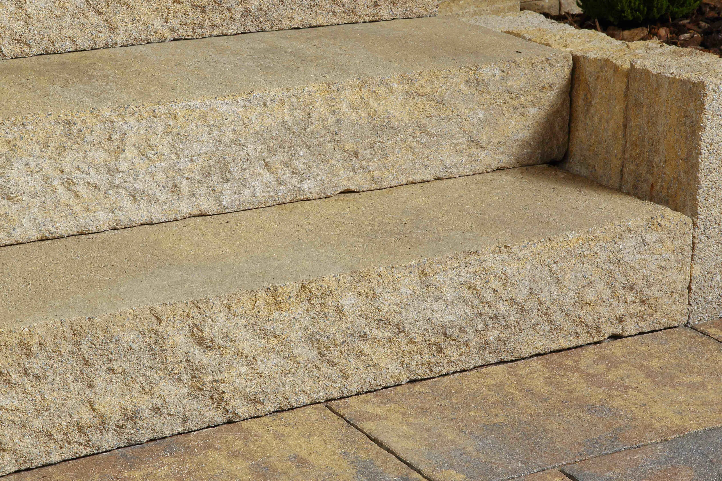 BEST-STONE schod 160x1000x350mm, povrch Štípaný, colormix sand